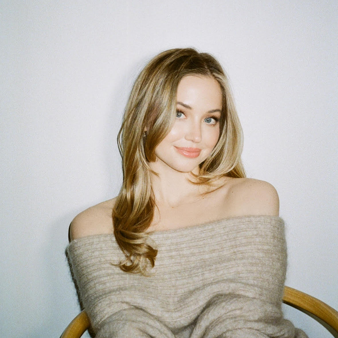 New York's Skin Queen, Elizabeth Grace Hand
